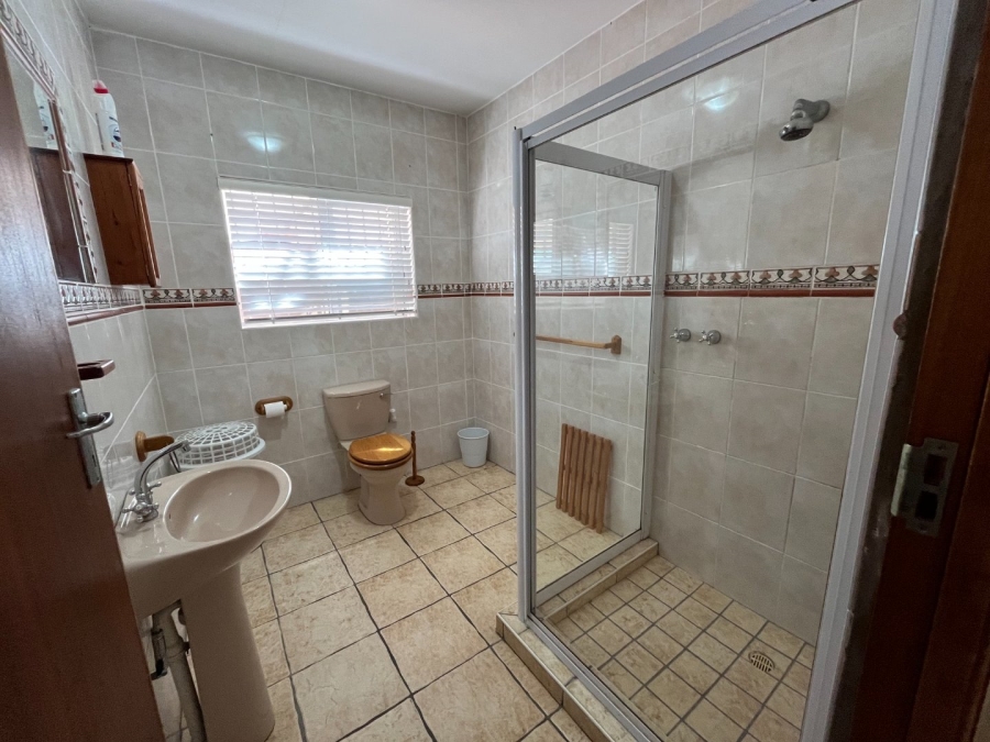 4 Bedroom Property for Sale in Hartenbos Heuwels Western Cape